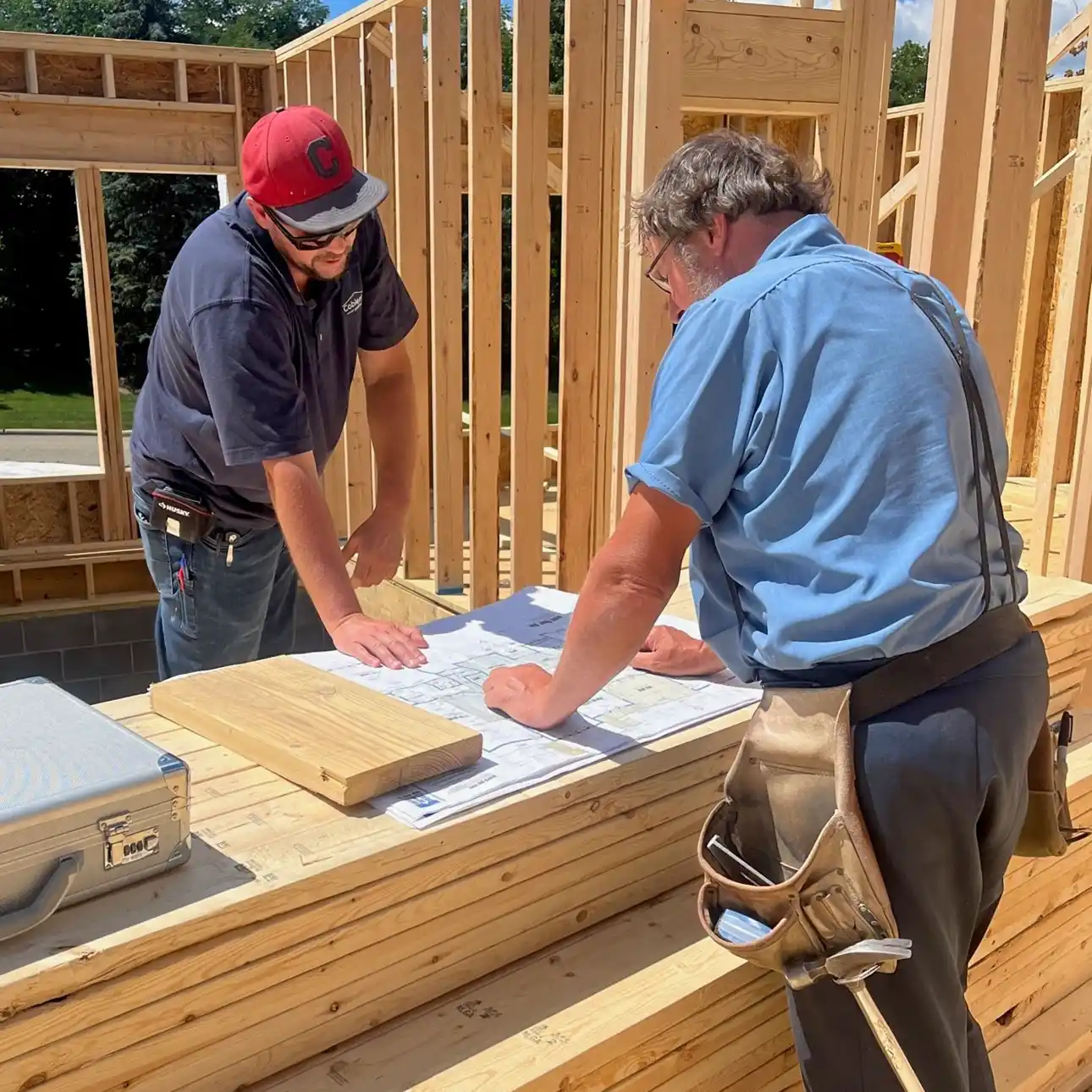 Skilled craftsmen and subcontractors working with Coblentz Homes Ohio